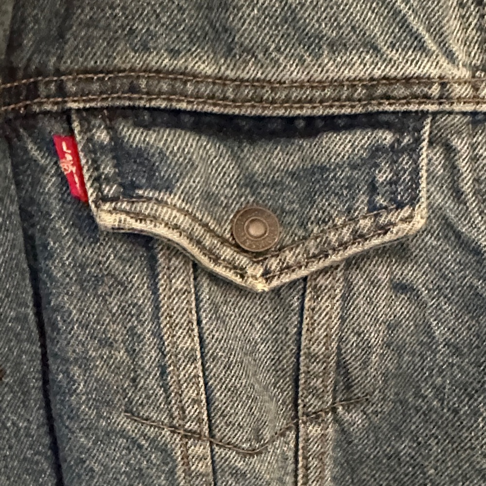 Levi's Light Blue Denim Jacket with Cream Sherpa Collar - Picture 4 of 5